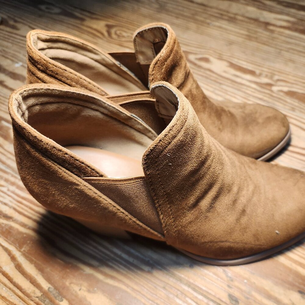 Tan color boots for women